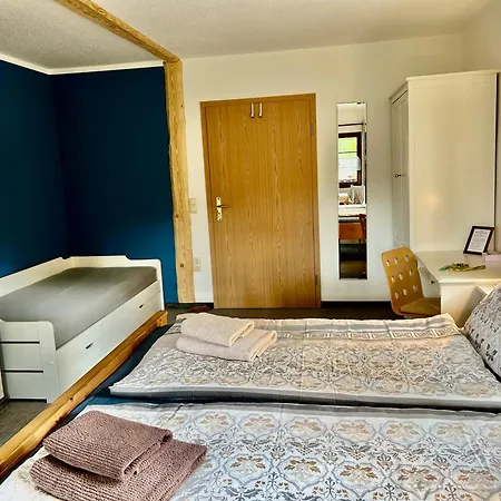 Pumphuts Scheune Nr 1 - 4 Beim Freizeitpark Plohn * Lengenfeld (Saxony)