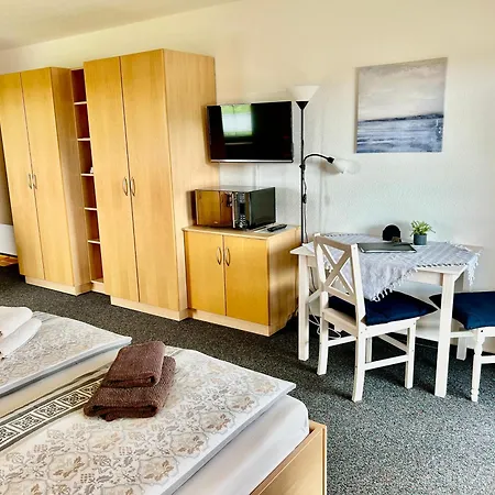 Pumphuts Scheune Nr 1 - 4 Beim Freizeitpark Plohn * Lengenfeld (Saxony)