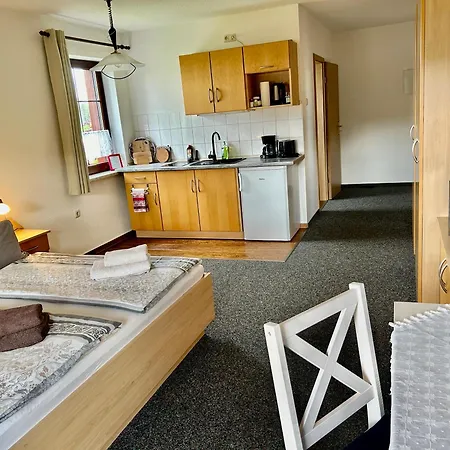 Pumphuts Scheune Nr 1 - 4 Beim Freizeitpark Plohn