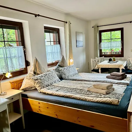 Pumphuts Scheune Nr 1 - 4 Beim Freizeitpark Plohn * Lengenfeld (Saxony)